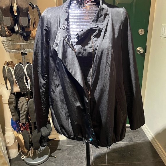 3/$30 Vera wang black jacket - Picture 4 of 7